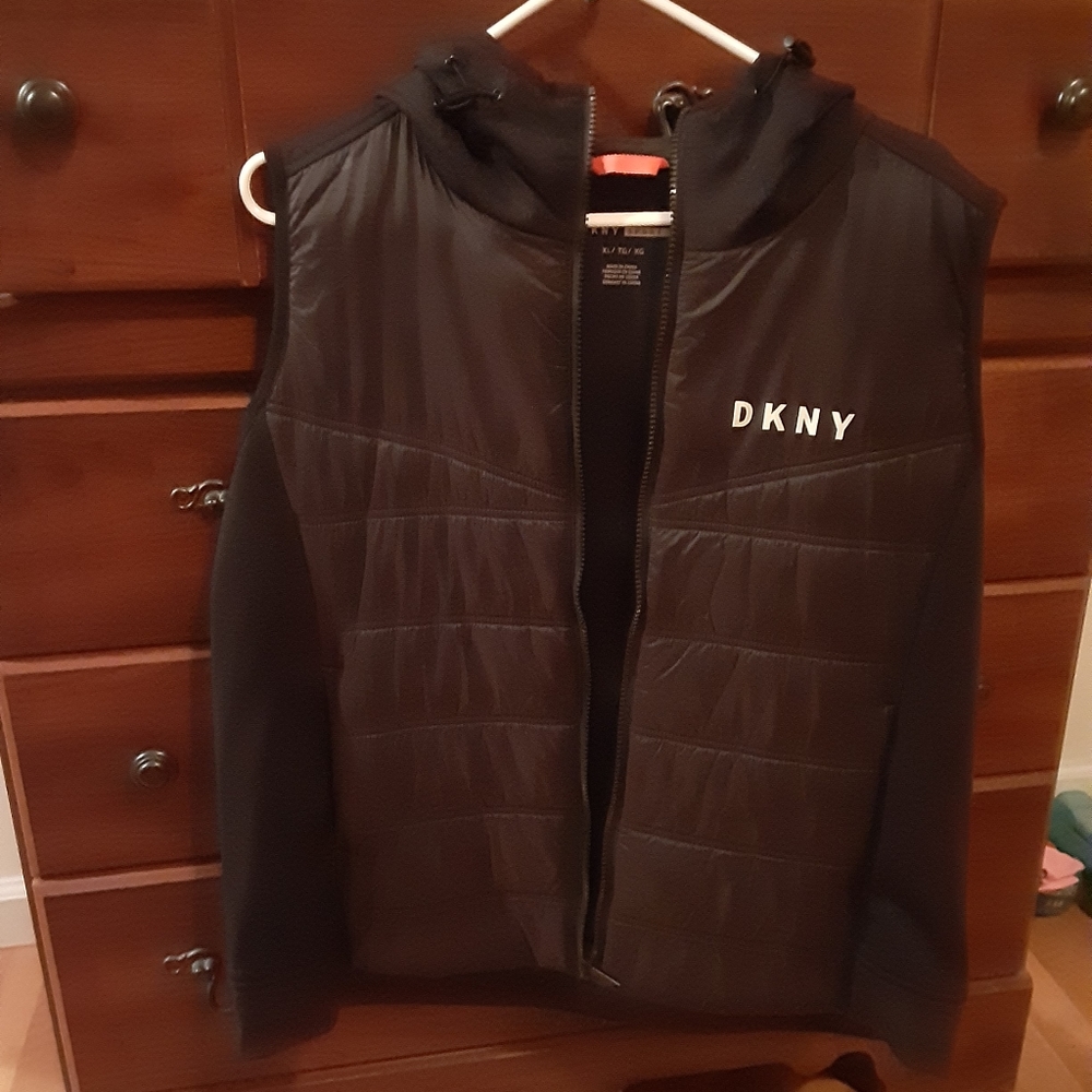 Vest - Picture 1 of 2